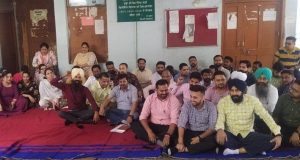 पंजाब के सभी डीसी दफ्तरों में यूनियन ने खत्म की हड़ताल, कल से काम पर लौटेंगे कर्मचारी