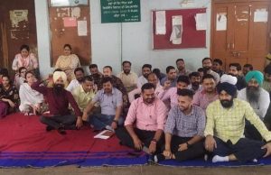 पंजाब के सभी डीसी दफ्तरों में यूनियन ने खत्म की हड़ताल, कल से काम पर लौटेंगे कर्मचारी