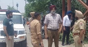 अमृतसर में बड़ी वारदात, आंखों में मिर्ची डालकर 10.50 लाख रुपए लूट ले गए लुटेरे, पढ़ें