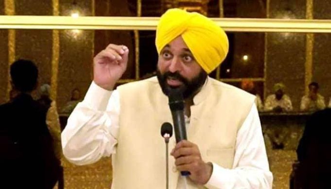 सुखबीर के ‘पागल’ वाले बयान पर सीएम भगवंत मान का पलटवार, बोले- मैं यहाँ ‘लूटने’ नहीं, पंजाब की ‘सेवा’ करने आया हूं…