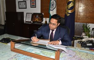 ट्रेनिंग से लौटे जालंधर के नए डीसी विशेष सारंगल, चार्ज संभालने के बाद की अधिकारियों के साथ मीटिंग, शहरवासियों के नाम दिया ये संदेश, पढ़ें
