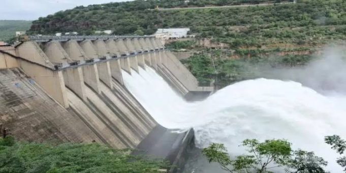 पंजाब में बाढ़ के कारण हुसैनीवाला हेड से पाकिस्तान में छोड़ा गया 55 हजार क्यूसेक पानी, मचाएगा तबाही