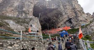 कुलगाम में बादल फटने के बाद रोकी गई अमरनाथ यात्रा, 7200 के करीब यात्रियों को बालटाल और पहलगाम में रोका गया, पढ़ें