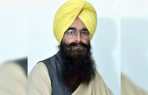 पंजाब के कृषि मंत्री गुरमीत सिंह खुड्डियां ने बाढ़ राहत कामों के लिए मुख्यमंत्री राहत फंड में एक महीने का दिया वेतन