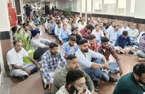 जालंधर नगर निगम दफ्तर में अब नहीं होगा कोई काम, हड़ताल पर गए सभी कर्मचारी, पढ़ें कारण