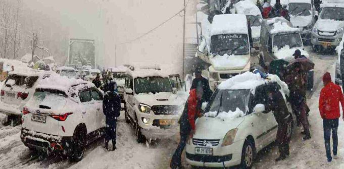 बारिश का कहर : हिमाचल की स्पीति घाटी में फंसे विदेशी समेत 300 पर्यटक, हेलिकॉप्टर से रेस्क्यू शुरू, पढ़ें