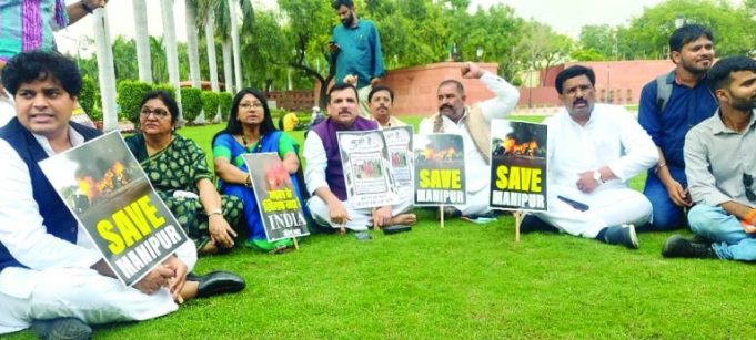 जालंधर के सासंद सुशील रिंकू मणिपुर हिंसा के खिलाफ संसद के बाहर धरने पर बैठे, पढ़ें
