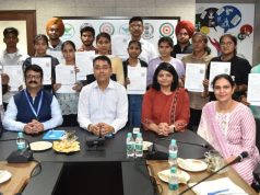 मैरीटोरियस स्कूलों के 15 विद्यार्थियों का एमएनसी में चयन, अमन अरोड़ा ने विद्यार्थियों को लैपटॉप देकर किया सम्मान, पढ़ें