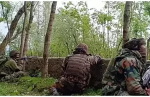 जम्मू-कश्मीर : कुलगाम में आतंकियों से मुठभेड़ दौरान 3 जवान शहीद, सेना का सर्च ऑपरेशन जारी