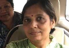 CM केजरीवाल की पत्नी को कोर्ट का नोटिस