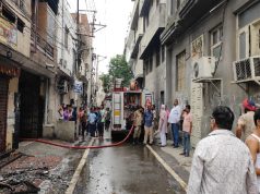 3 मंजिला फैक्ट्री में लगी आग