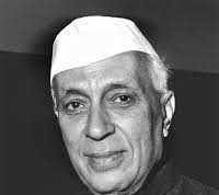 भारत के पहले प्रधानमंत्री जवाहरलाल नेहरू को उनकी जयंती पर श्रद्धांजलि अर्पित