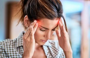 Headache Remedies: हल्के में ना लें सिरदर्द