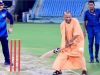 CM Yogi ने क्रिकेट पिच पर दिखाया दम, लगाए जोरदार शॉट