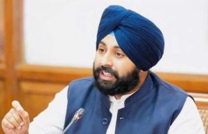 पंजाब सरकार द्वारा छात्राओं की शिकायत पर अध्यापक निलंबित