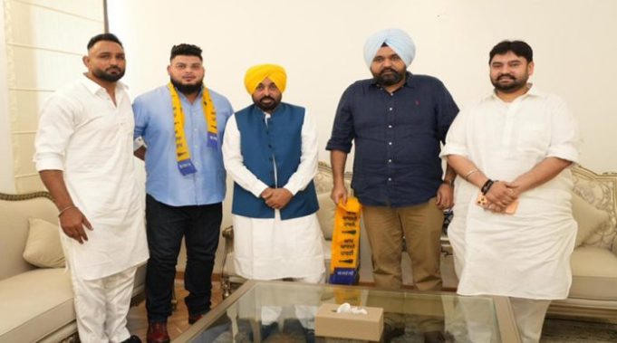 पहलवान Preetpal Singh Phagwara बने ‘AAP’ का हिस्सा, CM मान ने दी शुभकामनाएँ