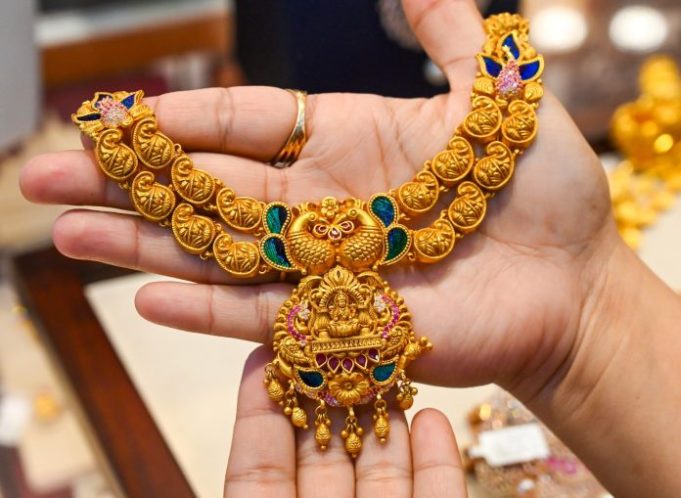 फेड बैठक से पहले कीमती धातुओं में रौनक, सोना-चांदी में बढ़त