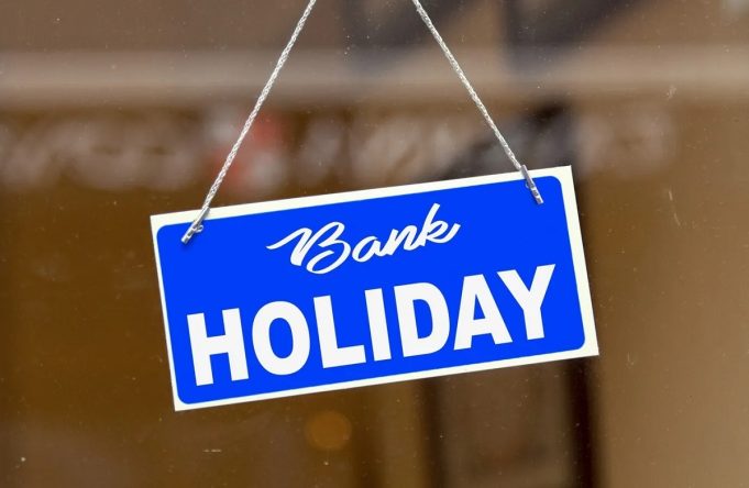 SBI Bank Holidays: आज ही निपटा लें जरूरी काम, 6 दिन तक देश का सबसे बड़ा बैंक रहेगा बंद, देखें लिस्ट