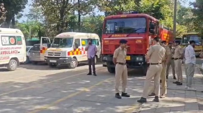 Jalandhar के स्कूल को उड़ाने की धमकी:बच्चों की छुट्टी की गई, बम स्क्वायड टीम कर रही चेकिंग