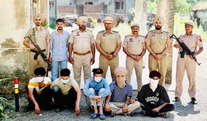 Pathankot Police ने पाकिस्तान समर्थित जासूसी नेटवर्क का किया भंडाफोड़, 5 आरोपी गिरफ्तार