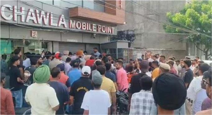Chawla Mobile Point पर फायरिंग मामले में बड़ा खुलासा, UK से जुड़ रहे तार