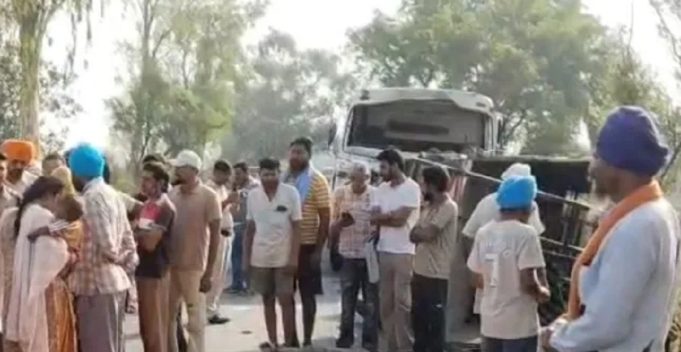 पंजाब के Ferozepur में दर्दनाक सड़क हादसा, महिंद्रा पिकअप और ट्राले की जोरदार टक्कर, 8 लोगों की मौत