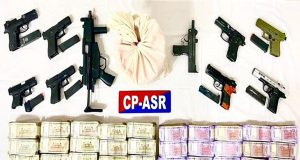 Amritsar Police की बड़ी कार्रवाई: अवैध हथियार और 30.38 लाख नकदी बरामद, 7 गिरफ्तार