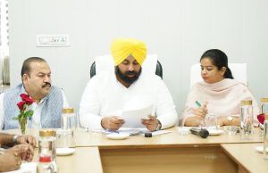 Harjot Singh Bains की नगर निगम अधिकारियों को हिदायत– लुधियाना शहर को 30 जून तक सड़कों के गड्ढों और मैनहोल से मुक्त बनाया जाए