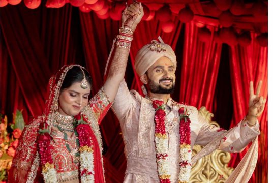 वाराणसी में भारतीय क्रिकेटर आकाशदीप ने रचाई शादी, अक्षिता राज संग लिए सात फेरे