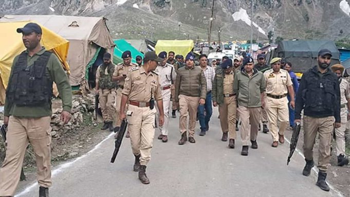 Amarnath Yatra: अर्धसैनिक बलों की सबसे बड़ी तैनाती, तीर्थयात्रा मार्ग पर होंगी CAPF की 670 कंपनियां