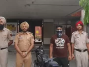 Jalandhar में फिरौती गैंग का मददगार गिरफ्तार:वारदात में इस्तेमाल बाइक की फर्जी नंबर प्लेट बनाई; दुकानदारों को सख्त चेतावनी