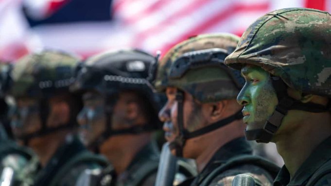 होर्मुज खुलवाने के लिए कई देशों की संयुक्त सेना भेजने की तैयारी कर रहा US, India का इनकार