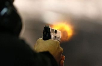 Mohali Firing: रिटायर्ड फौजी ने पूर्व सरपंच के पति पर चलाई गोलियां, 3 राउंड लगने से घायल Mohali firing latest news