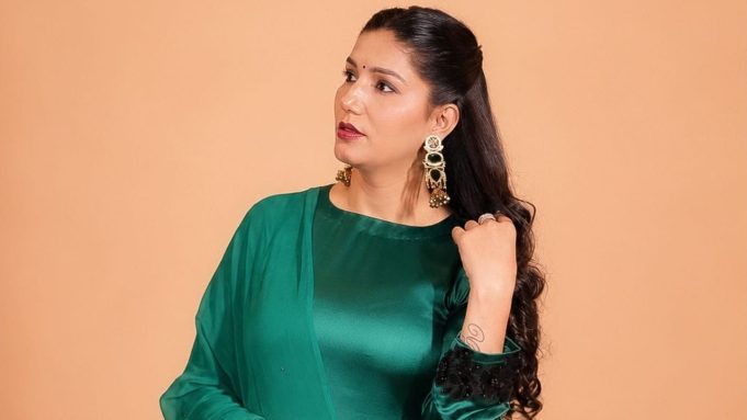 शायद में उसकी पिशाचिनी हूं… हरा सूट पहन इतराईं Sapna Chaudhary, 35 की उम्र में दिखा 25 सा निखार