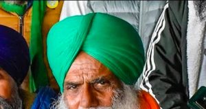 नागरिकों के अधिकारों का हो रहा हनन, SKM ने ट्रेन रोककर जताया विरोध