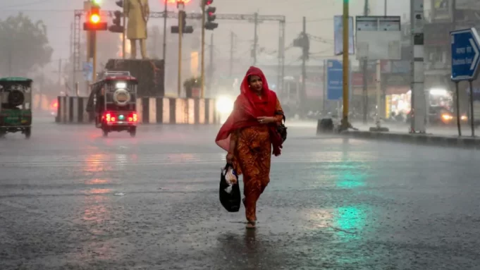Punjab में मॉनसून ने पकड़ी रफ्तार, अगले कई दिनों तक बारिश के आसार; मौसम विभाग ने जारी किया अलर्ट