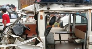 बांसवाड़ा में दर्दनाक सड़क हादसा: स्कूल वैन खड़े ट्रक से टकराई, एक छात्र की मौत, 6 घायल Banswara School Van Accident