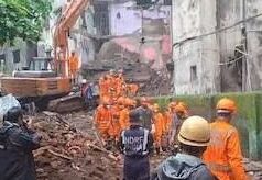 Bhiwandi Building Collapse: भिवंडी में चार मंजिला इमारत का हिस्सा ढहा, मृतकों की संख्या बढ़कर 9 हुई Bhiwandi Building Collapse