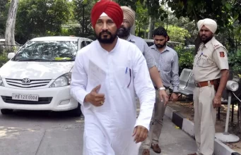 Punjab Congress में बगावत पर सख्ती:पूर्व CM चन्नी ने कई नेताओं को किया बाहर, अनुशासनहीनता के आरोप; बोले- गुटबाजी बर्दाश्त नहीं