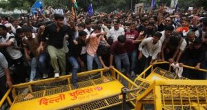 छात्रों पर लाठीचार्ज को लेकर कंगना रनौत का बयान, बोलीं- हर क्रिया की बराबर प्रतिक्रिया होती है Delhi Student Protest