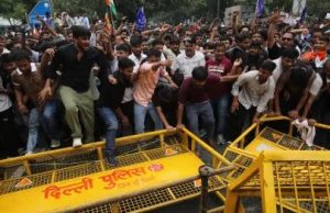 छात्रों पर लाठीचार्ज को लेकर कंगना रनौत का बयान, बोलीं- हर क्रिया की बराबर प्रतिक्रिया होती है Delhi Student Protest