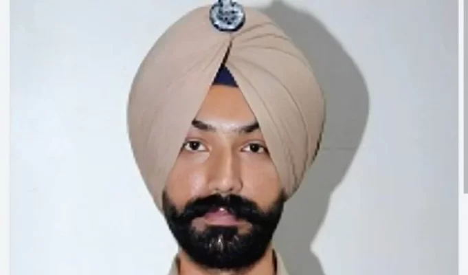 सफ़ाई कर्मचारियों के साथ हुई घटना के बाद बरनाला डीएसपी सतवीर सिंह सस्पेंड Dsp-satvir-singh-barnala-suspended