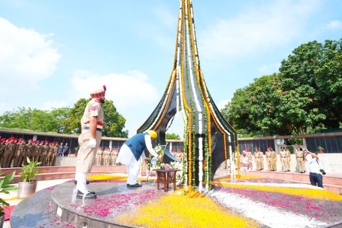 CM Bhagwant Singh Mann ने Kargil War के शहीदों को श्रद्धांजलि अर्पित की; कहा— उनकी अद्वितीय शहादत आने वाली पीढ़ियों को प्रेरित करती रहेगी