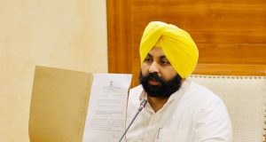 भगवंत मान सरकार ने सफाई सेवकों और सीवरमैनों के साथ किया वादा निभाया; 3 साल के आउटसोर्स वर्करों को मिलेगा सीधा कॉन्ट्रैक्ट: हरजोत सिंह बैंस Minister Harjot Bains