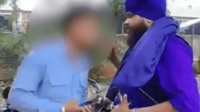 Bathinda : पहले मंगवाई माफी, फिर 7 सेकंड में जड़े 6 थप्पड़… बठिंडा में निहंगों ने युवक को क्यों पीटा?