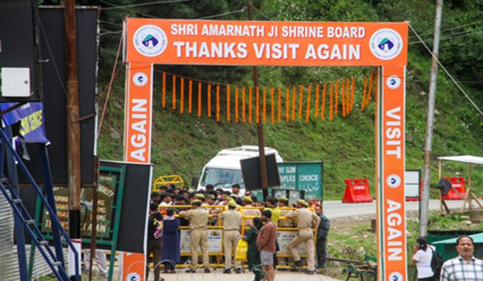 Amarnath Yatra 2026: बाबा बर्फानी के दर्शन करने के लिए 4822 श्रद्धालु रवाना, 57 दिनों तक चलेगी यात्रा
