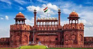 Delhi के लाल किले को मिली बम से उड़ाने की धमकी, मचा हड़कंप