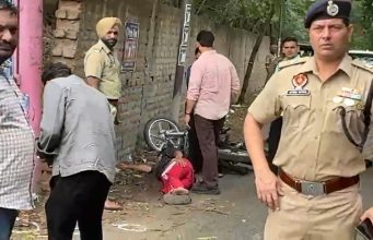 Jalandhar’ में डबल मर्डर के आरोपी का एनकाउंटर:टांग में गोली लगी तो जमीन पर गिरा, खून देख दर्द से तड़पने लगा गुल्लू