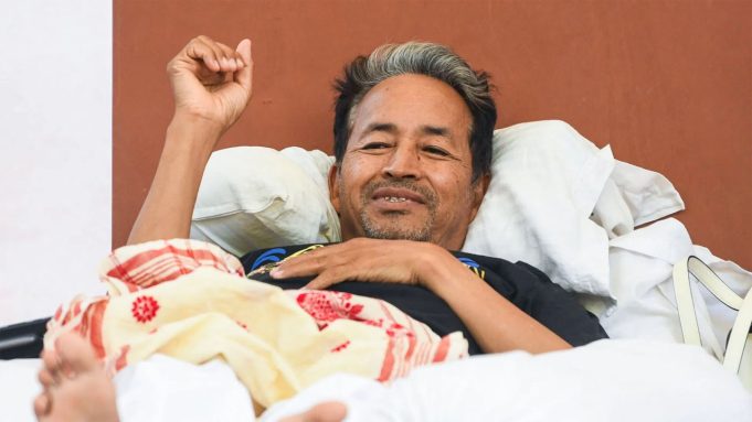 अनशन तोड़ने के बाद सोनम वांगचुक ने जारी किया बयान, जानें आधी रात सरकार से क्या-क्या हुई बातें