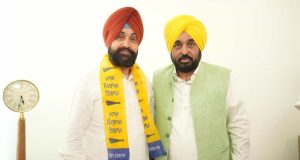 पंजाब में शिरोमणि अकाली दल को बड़ा झटका, वनिंदर कौर लूंबा और करण सिह AAP में शामिल